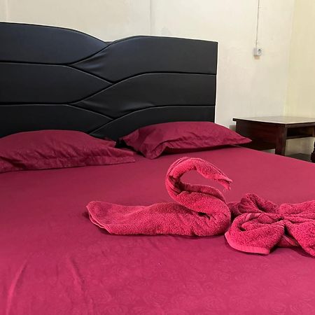 El Homestay Bunaken Esterno foto