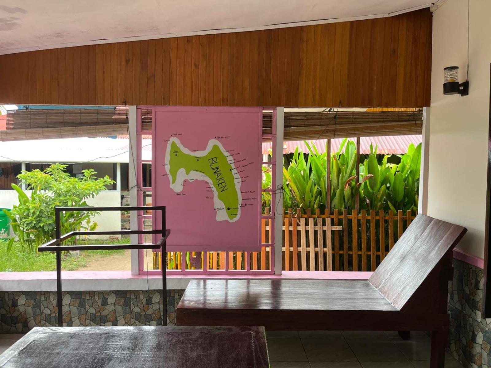 El Homestay Bunaken Esterno foto