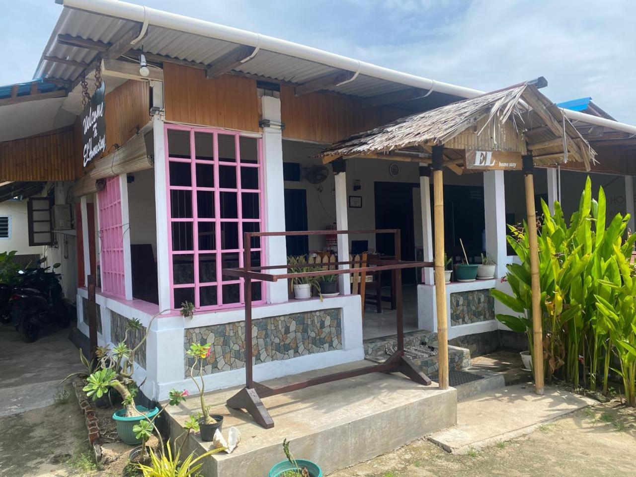 El Homestay Bunaken Esterno foto